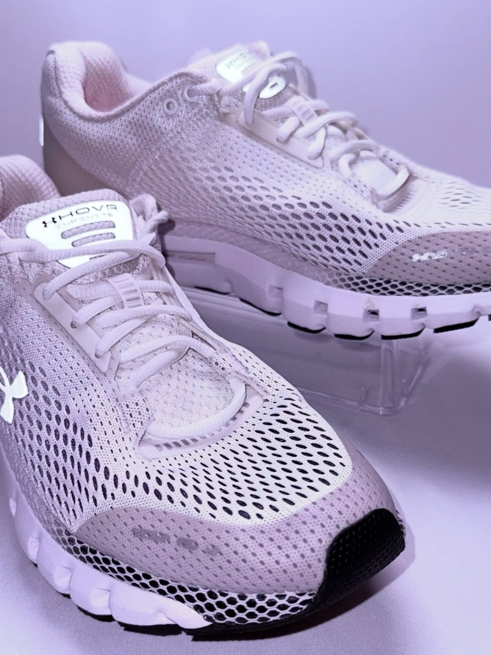 Under Armour HOVR Infinite 2 White Running Shoes Women’s Size 10